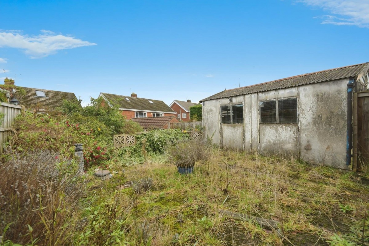 Ling Road, Walton, Chesterfield, S40 3HT