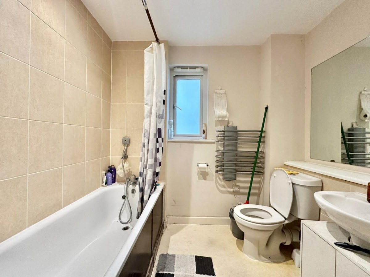 Canalside Gardens, Southall