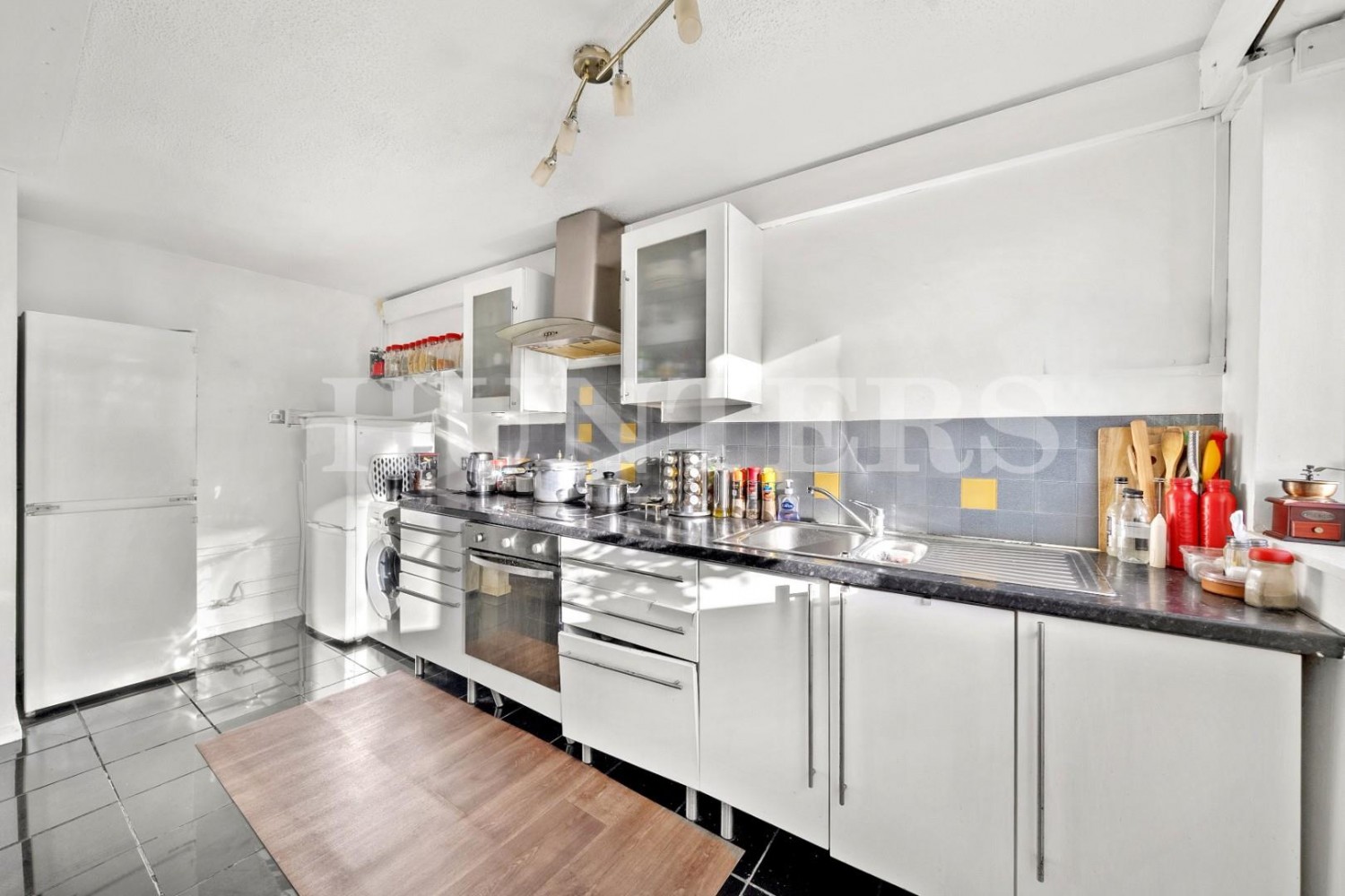 Lomond Close, London, N15