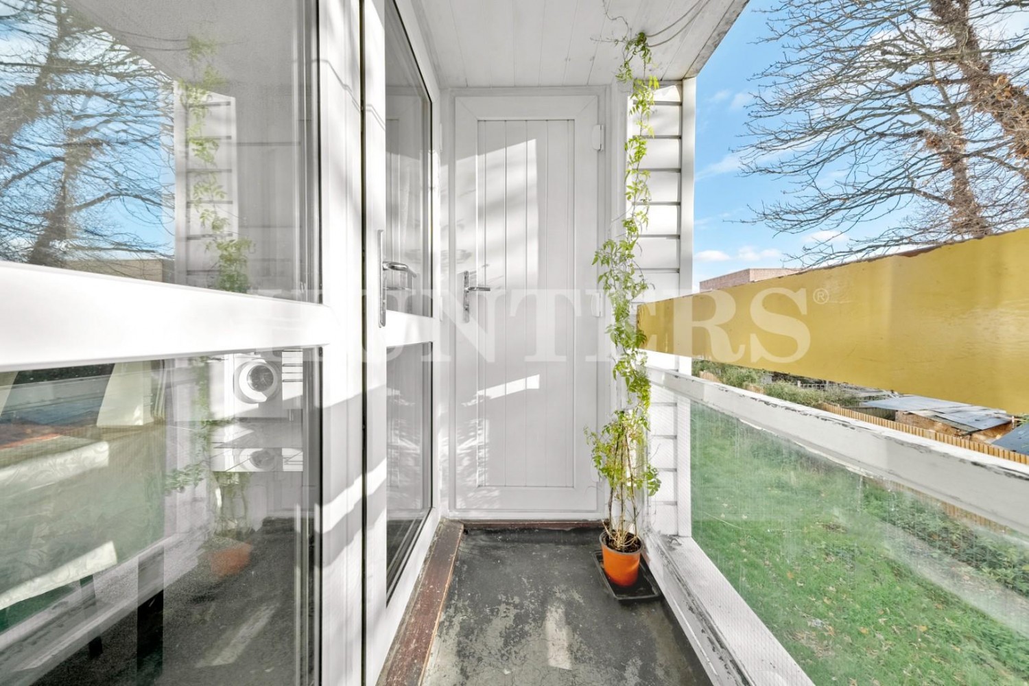 Lomond Close, London, N15