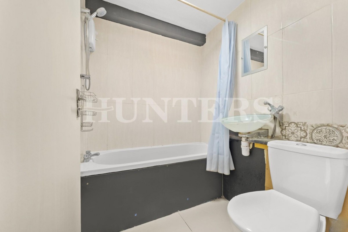 Lomond Close, London, N15