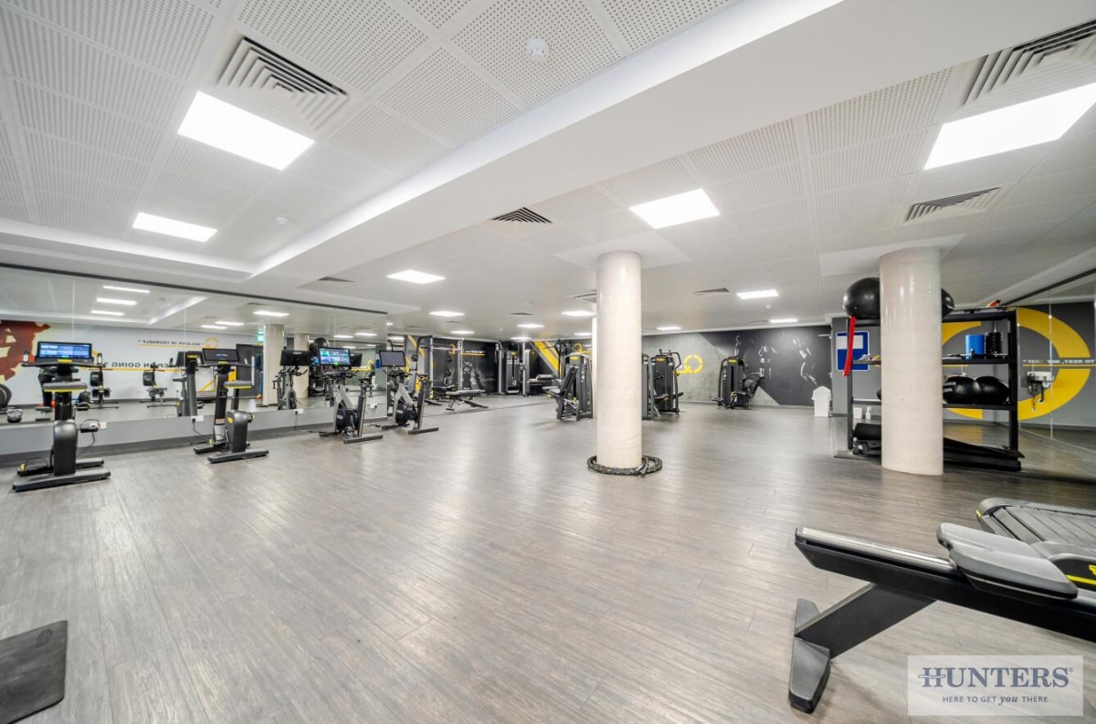 GROUND FLOOR WITH PATIO & PARKING