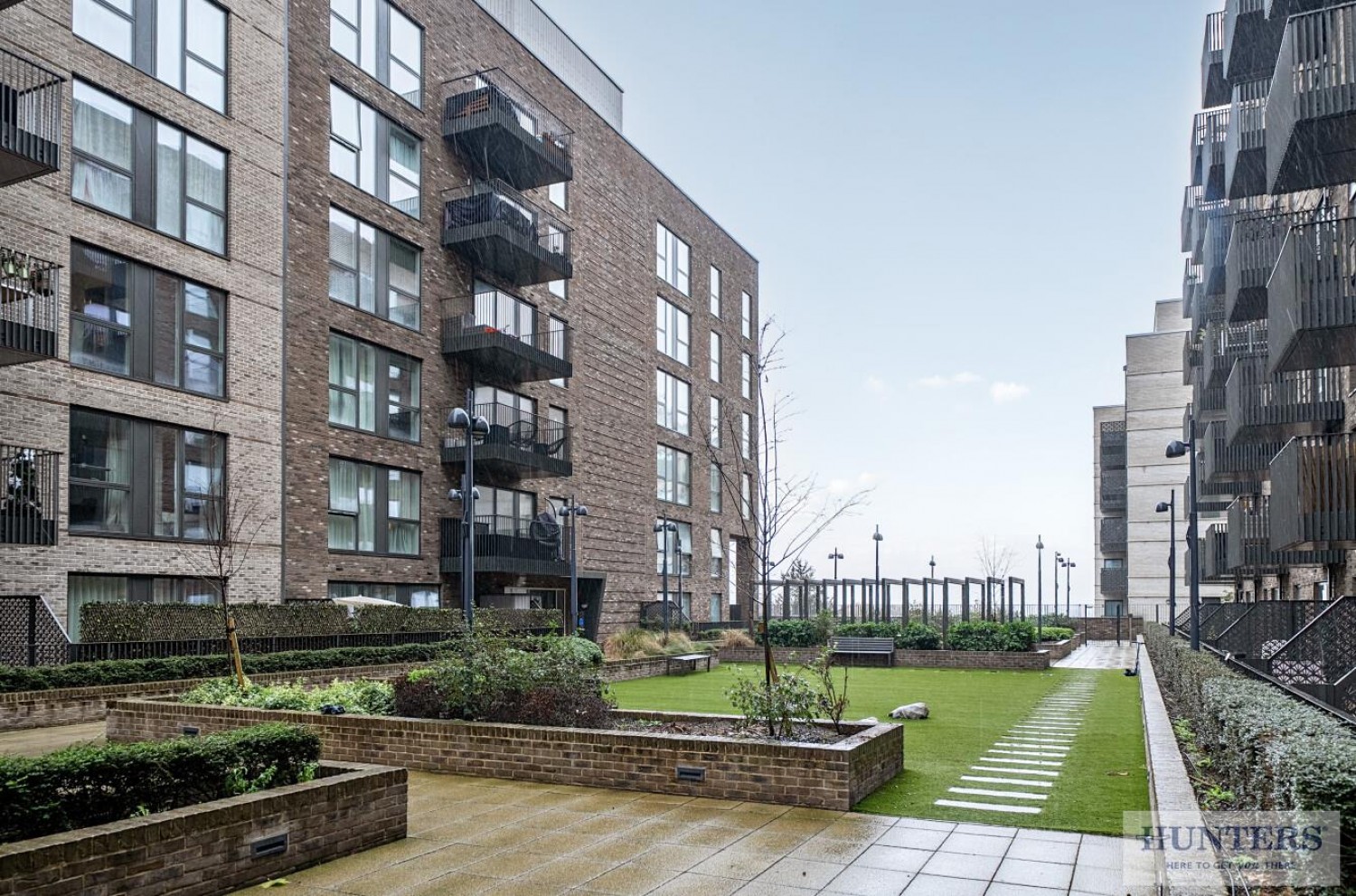 GROUND FLOOR WITH PATIO & PARKING