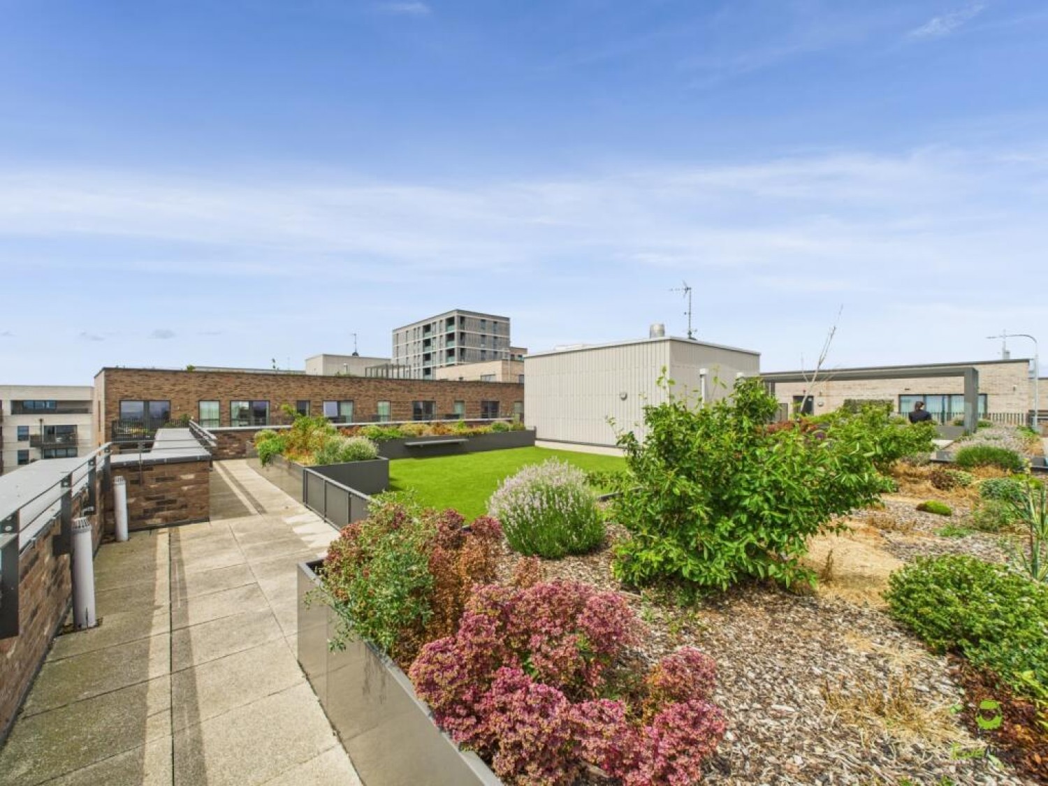 GROUND FLOOR WITH PATIO & PARKING