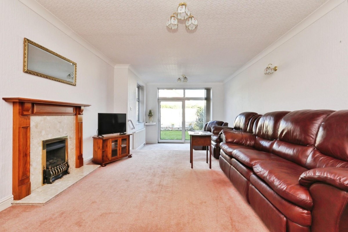 Ferndale Road, Coal Aston, Dronfield, S18 3BU