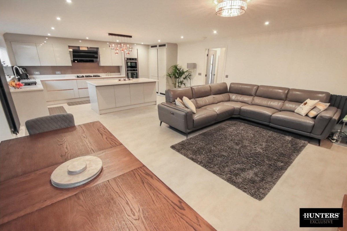 Grasleigh Avenue Allerton, Bradford, West Yorkshire, BD15 9AR