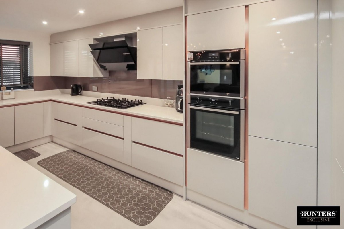 Grasleigh Avenue Allerton, Bradford, West Yorkshire, BD15 9AR