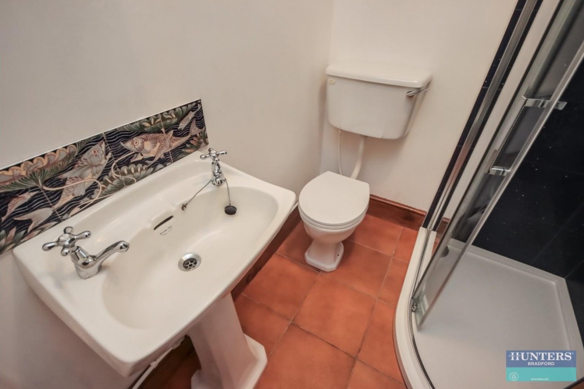 Moor Top Road Low Moor, Bradford, West Yorkshire, BD12 0EY