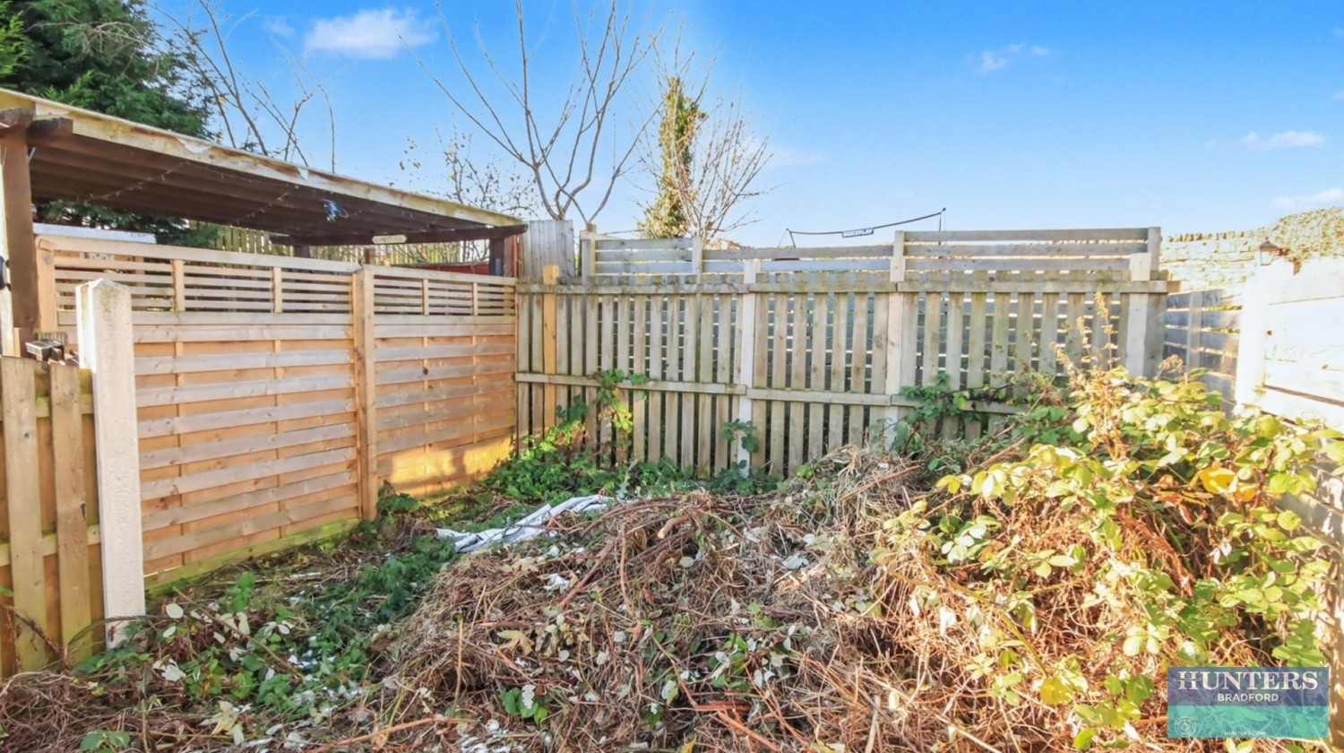 Moor Top Road Low Moor, Bradford, West Yorkshire, BD12 0EY