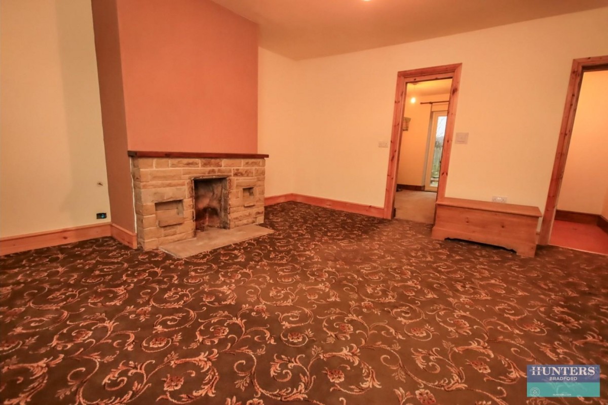 Moor Top Road Low Moor, Bradford, West Yorkshire, BD12 0EY