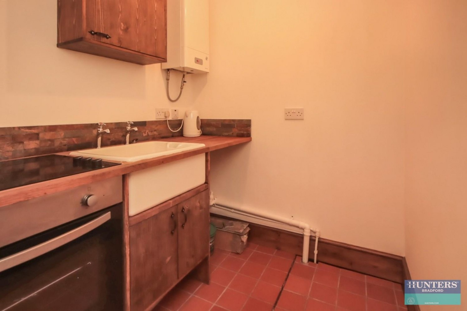 Moor Top Road Low Moor, Bradford, West Yorkshire, BD12 0EY