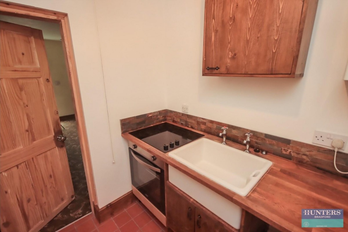 Moor Top Road Low Moor, Bradford, West Yorkshire, BD12 0EY