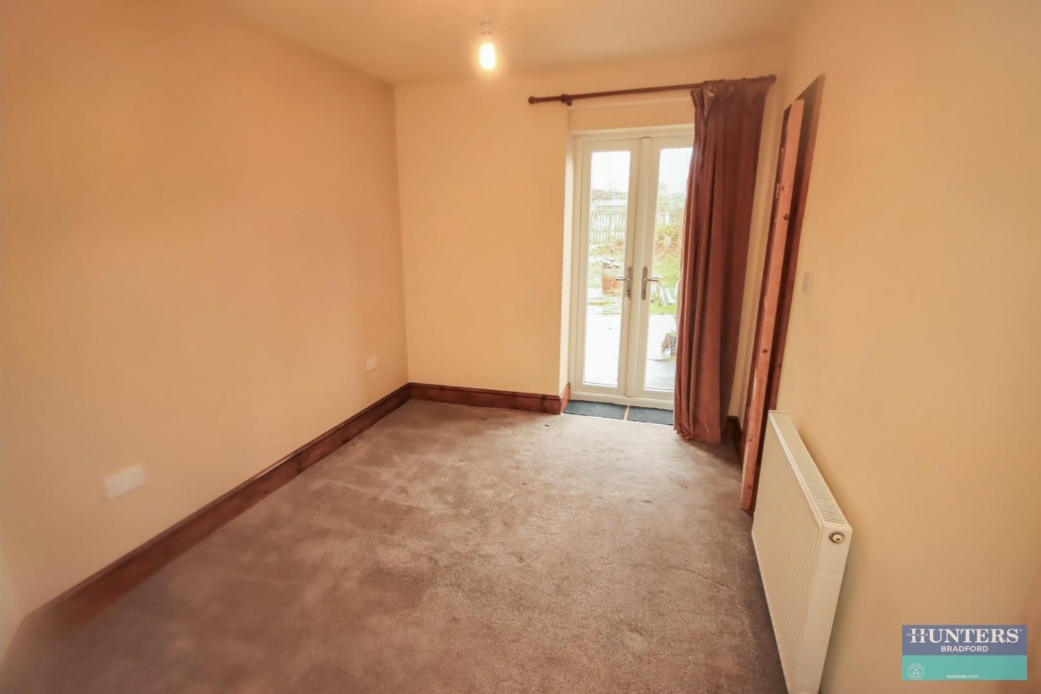 Moor Top Road Low Moor, Bradford, West Yorkshire, BD12 0EY