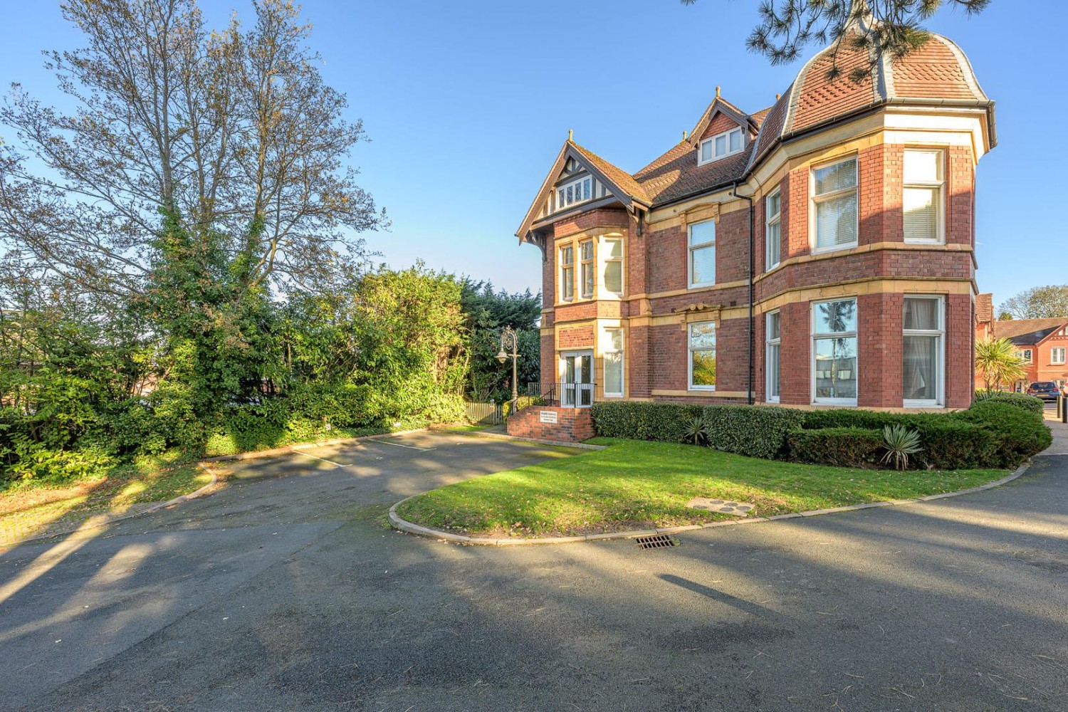 Westhill Lodge, Hagley Road, Stourbridge, DY8 1RH