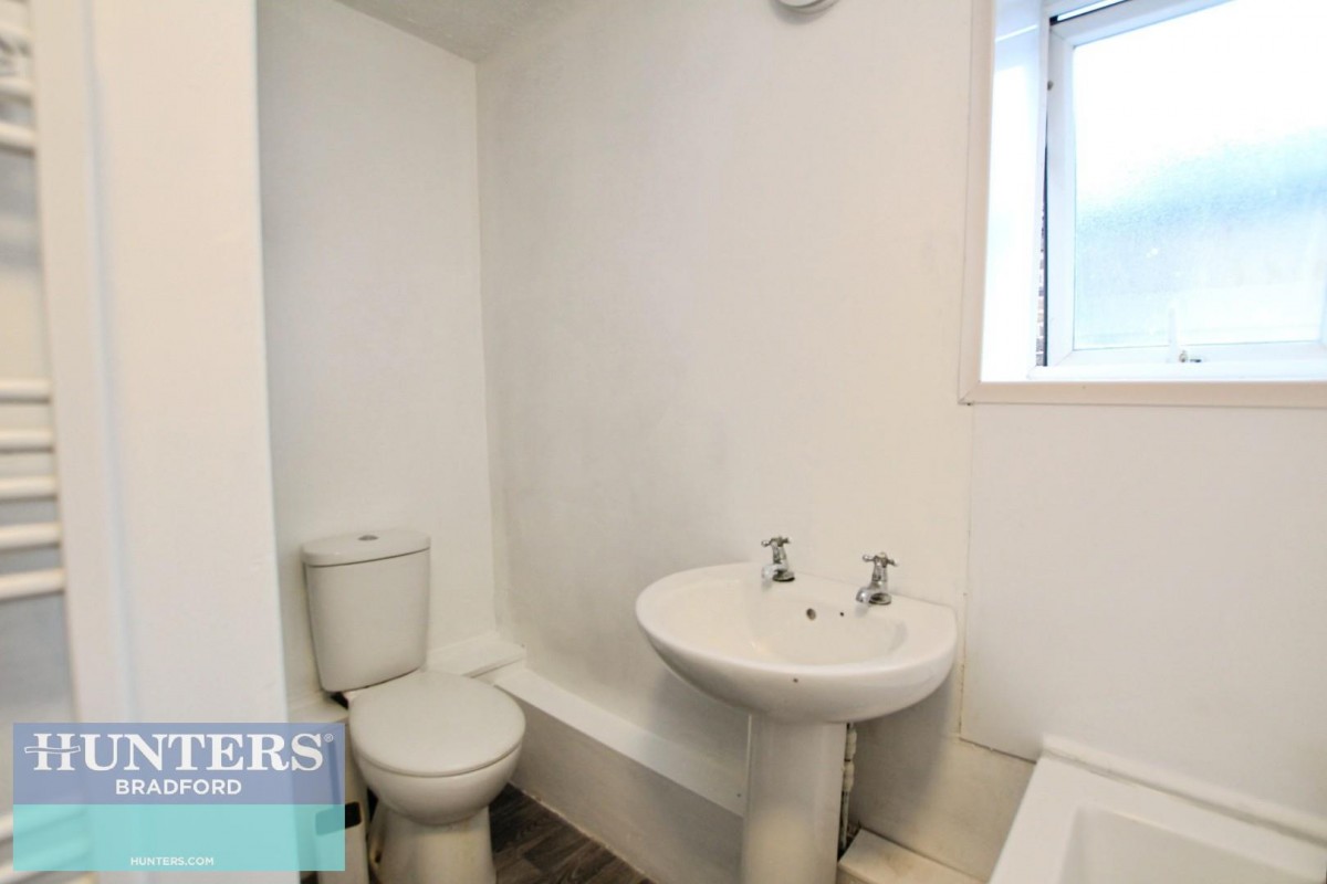 Wooller Road Low Moor, Bradford, West Yorkshire, BD12 0RR