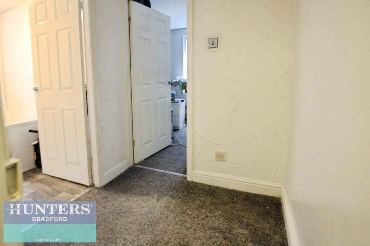 Wooller Road Low Moor, Bradford, West Yorkshire, BD12 0RR