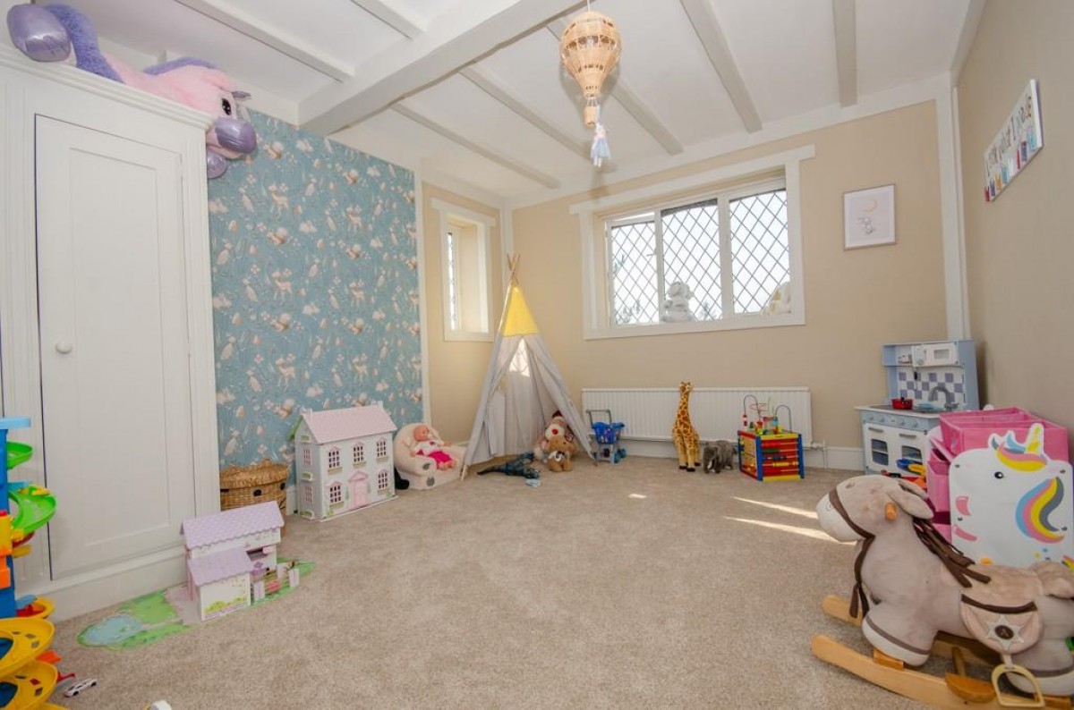 Riding Barn Hill, Wick, Bristol, BS30 5QZ