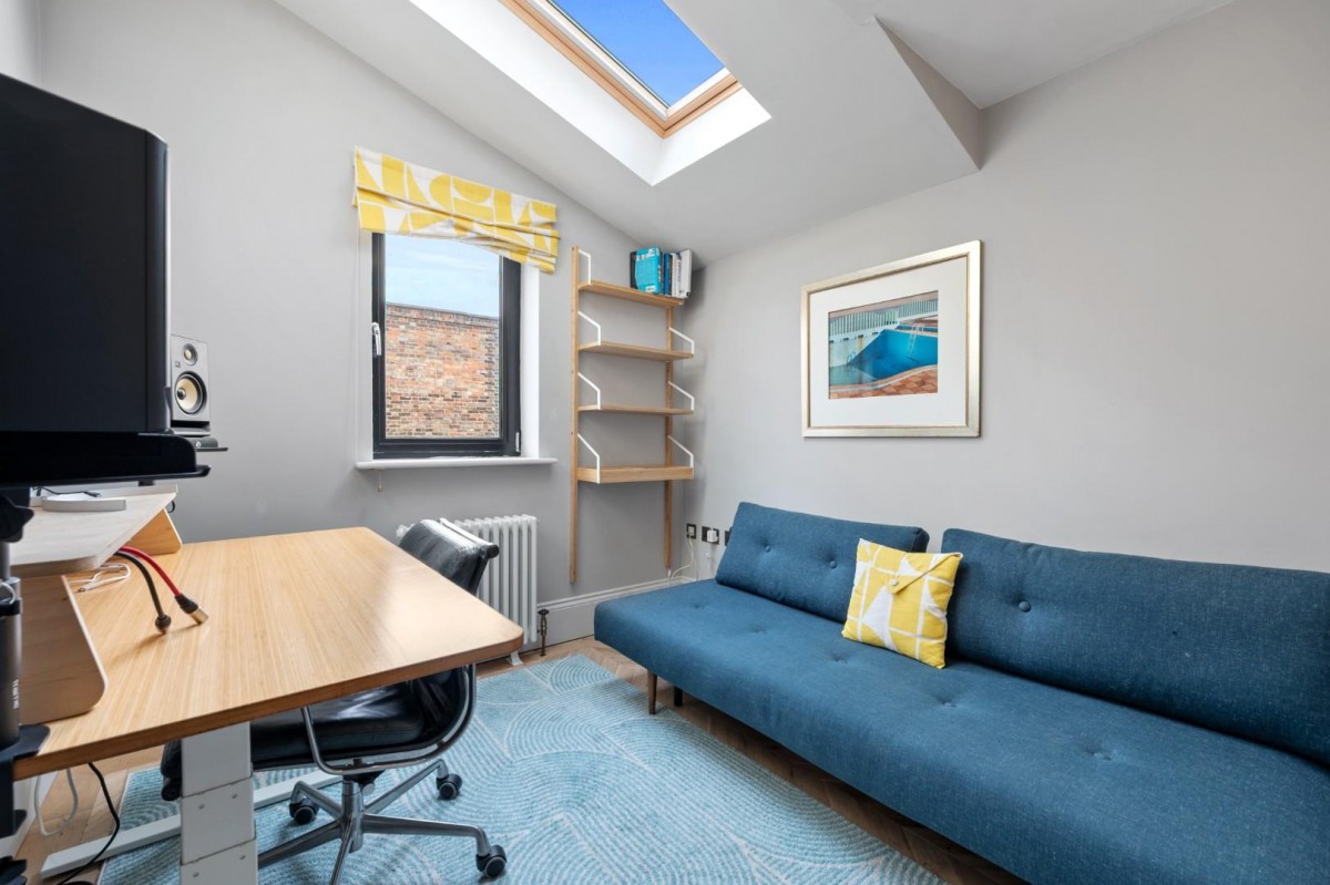 Kersley Road, London, N16