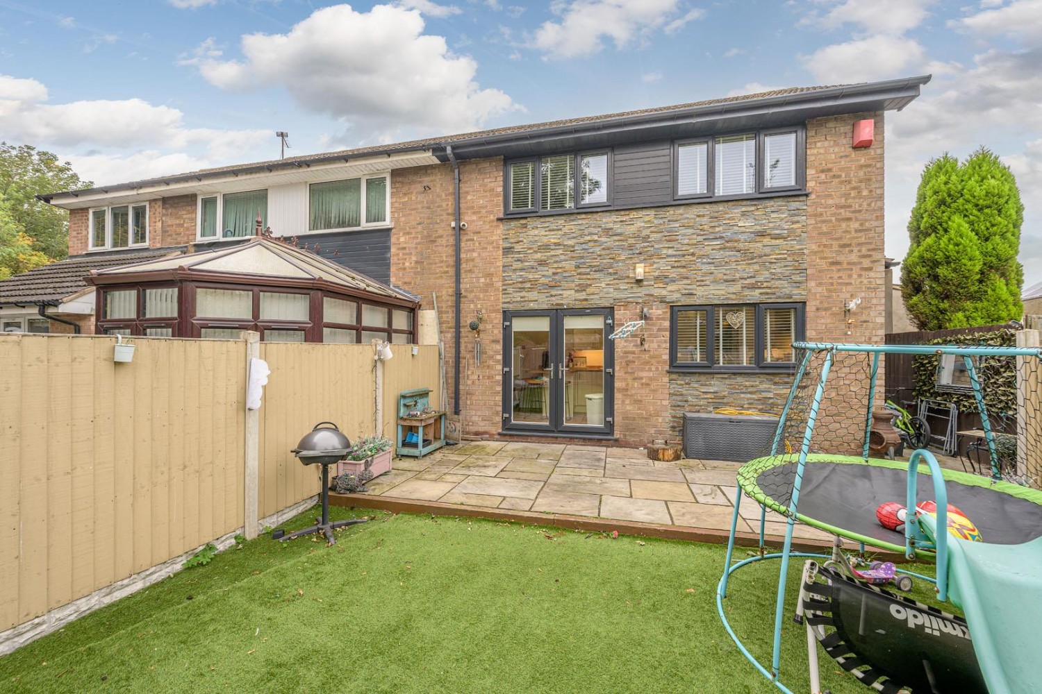 Thames Close, Brierley Hill, DY5 4QZ