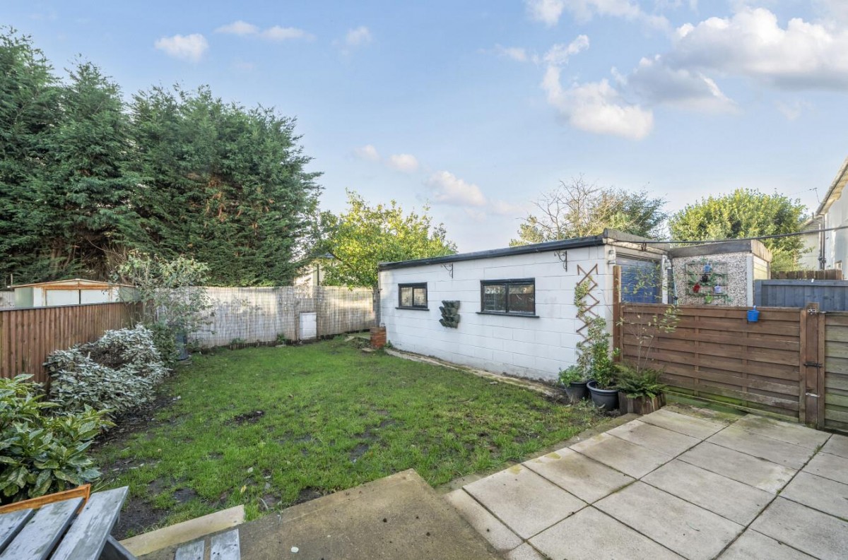 Iveson Road, Cookridge, LS16