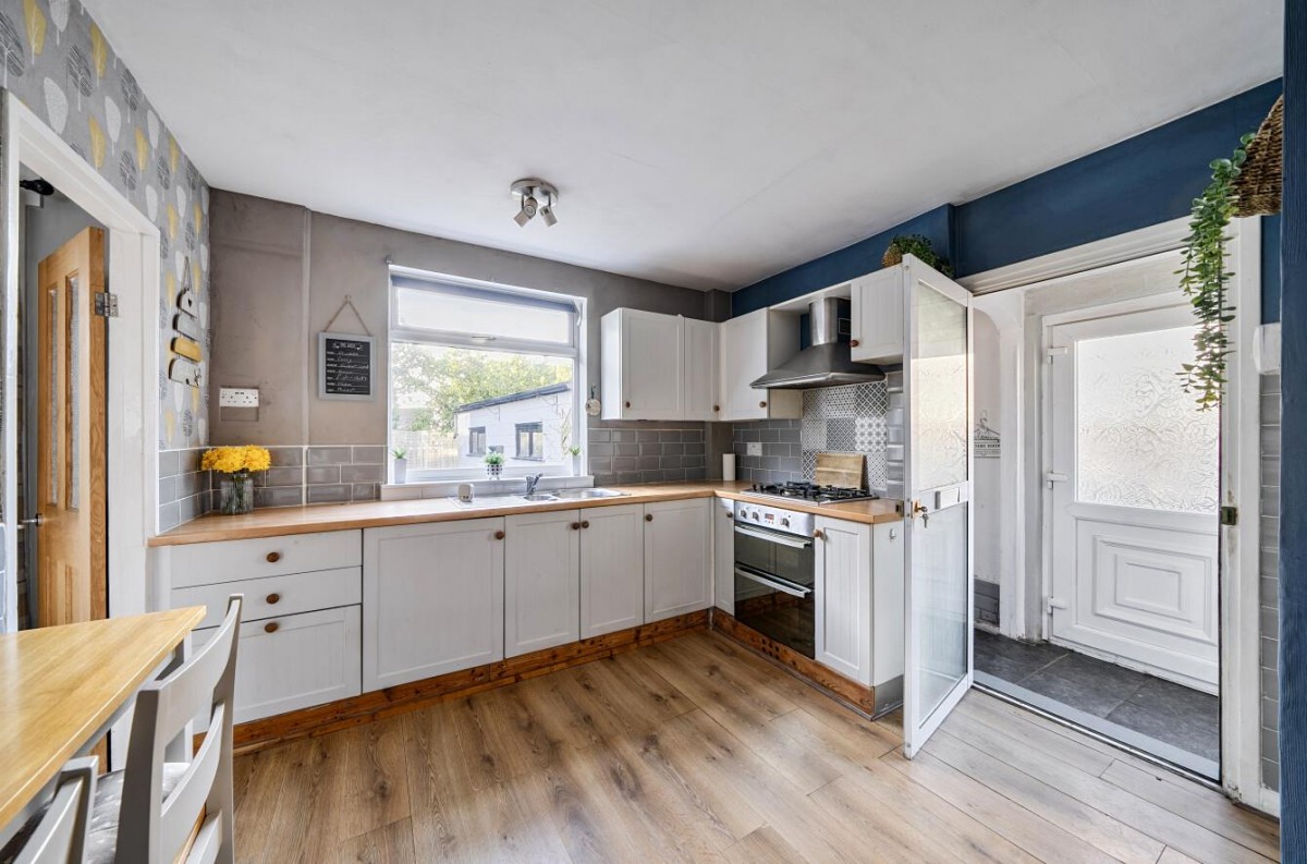 Iveson Road, Cookridge, LS16