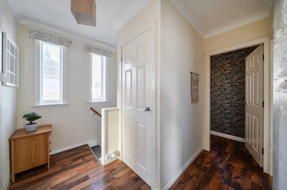 Iveson Road, Cookridge, LS16