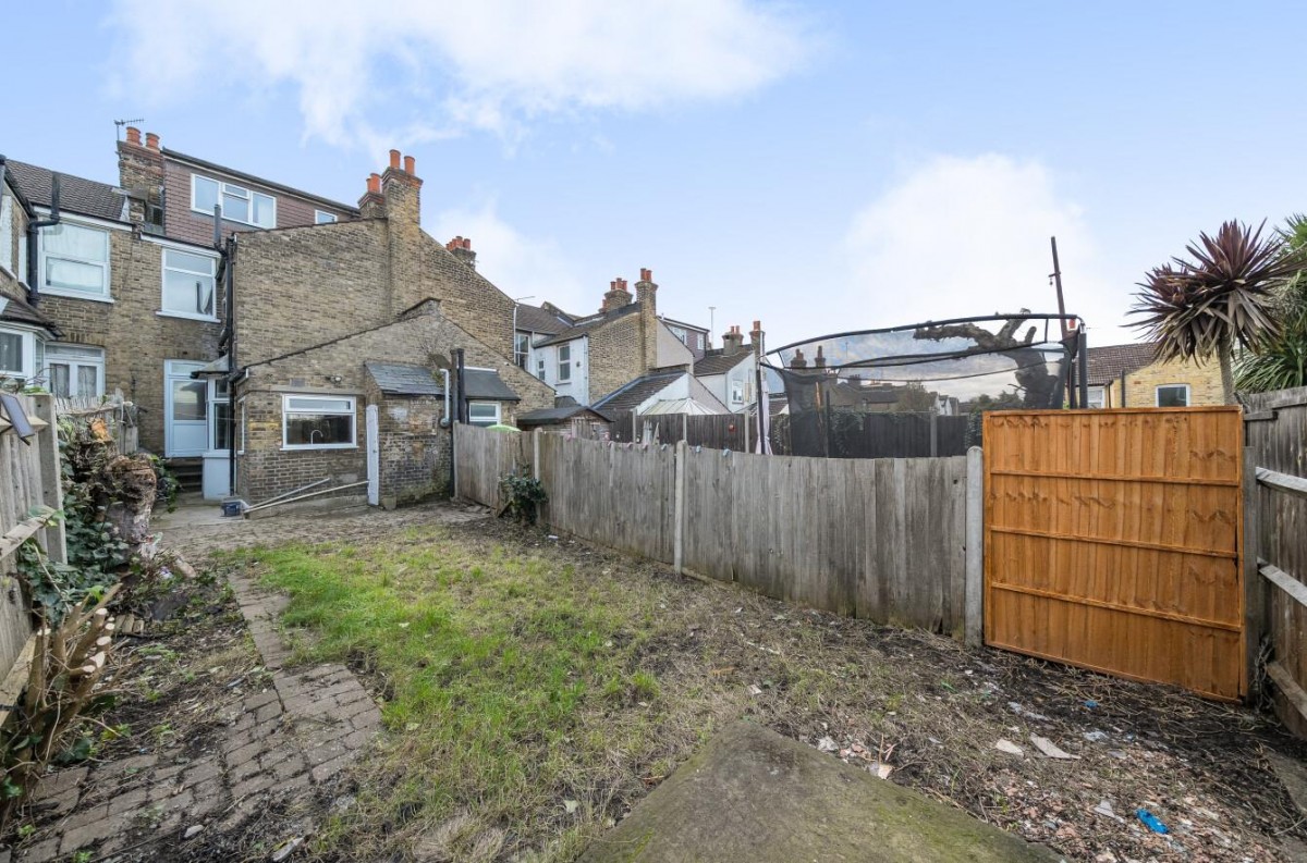 Federation Road, London