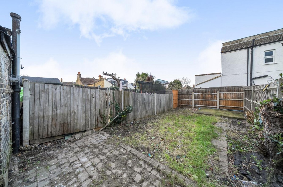 Federation Road, London