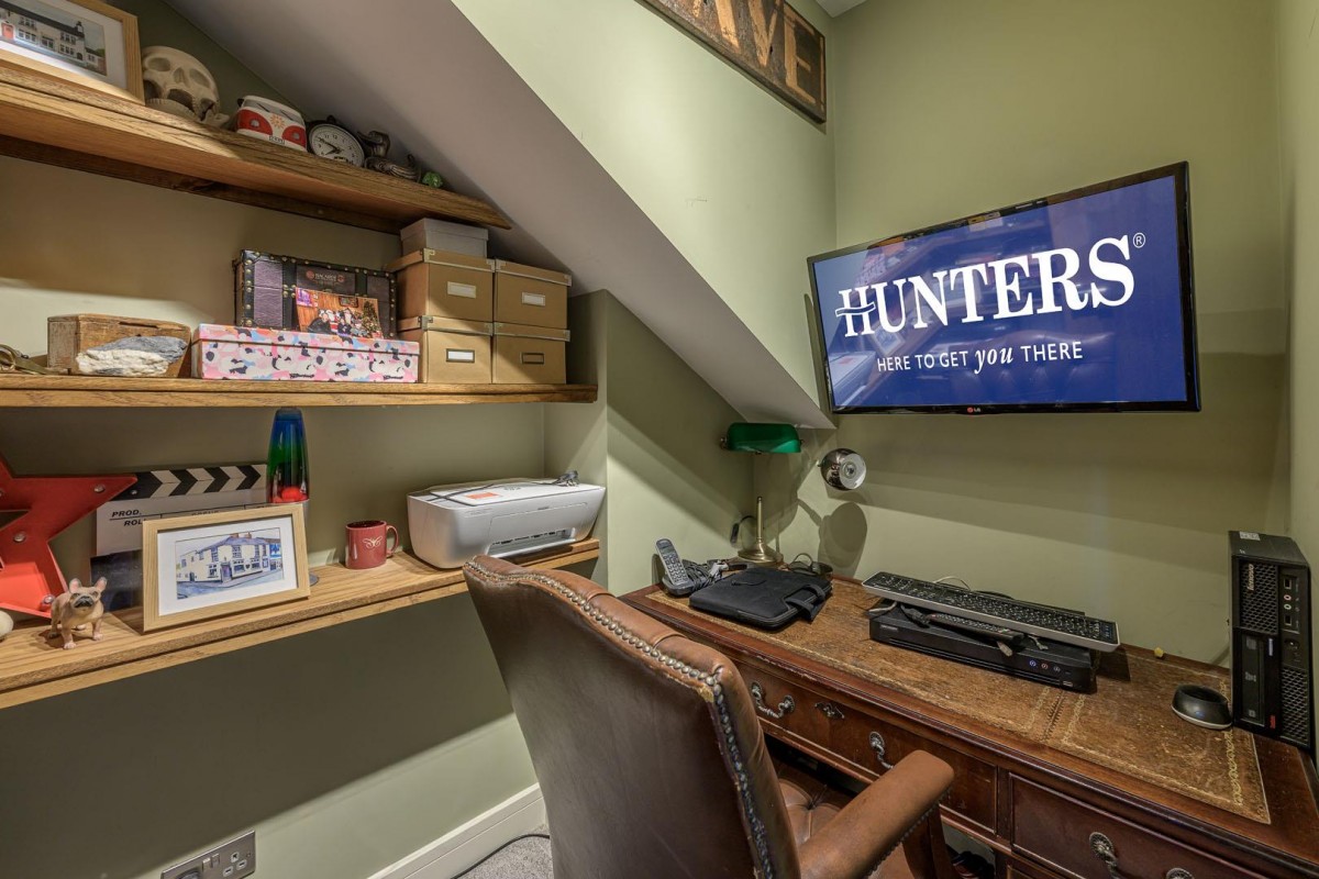 Kingswood Road, Kingswinford, DY6 9TE