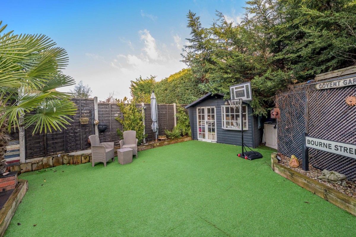 Kingswood Road, Kingswinford, DY6 9TE