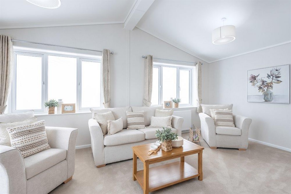 Fifth Avenue, Garston Park, Tilehurst