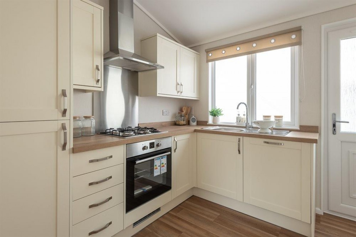 Fifth Avenue, Garston Park, Tilehurst