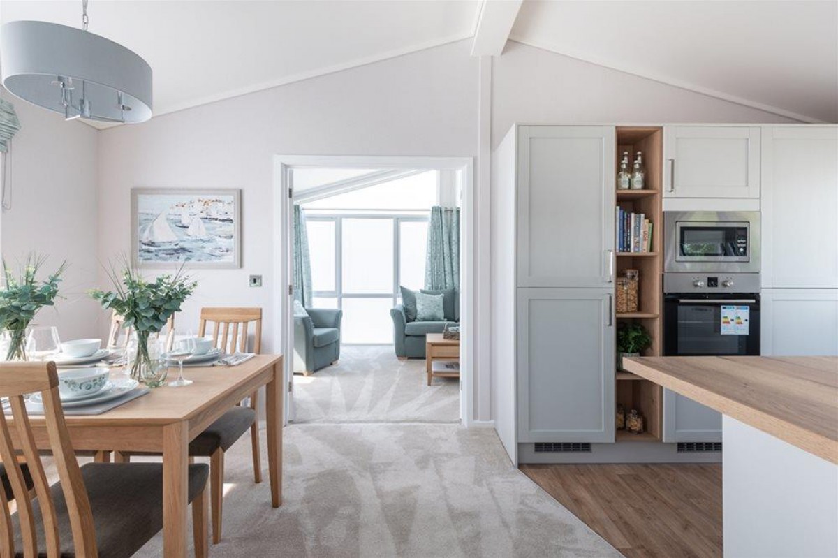 First Avenue, Garston Park, Tilehurst