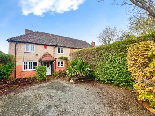 The Street, Hothfield