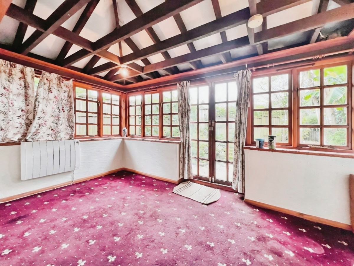 The Street, Hothfield