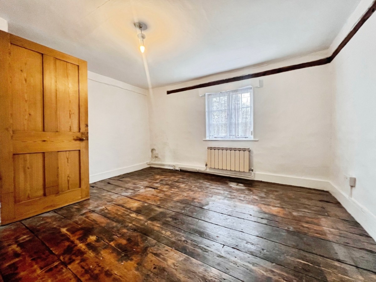 The Street, Hothfield