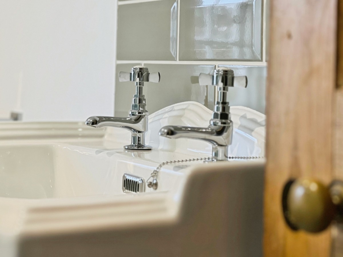 The Street, Hothfield