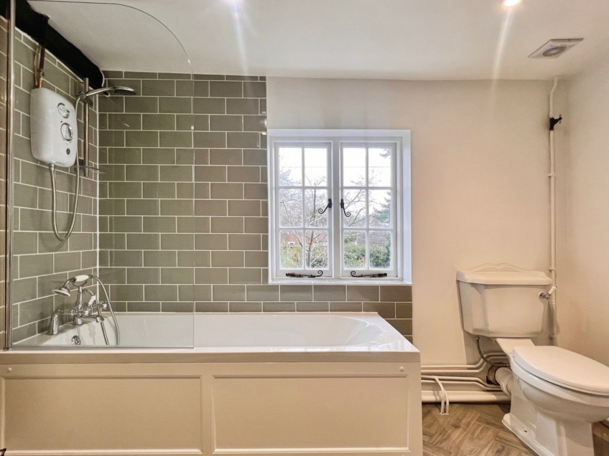 The Street, Hothfield