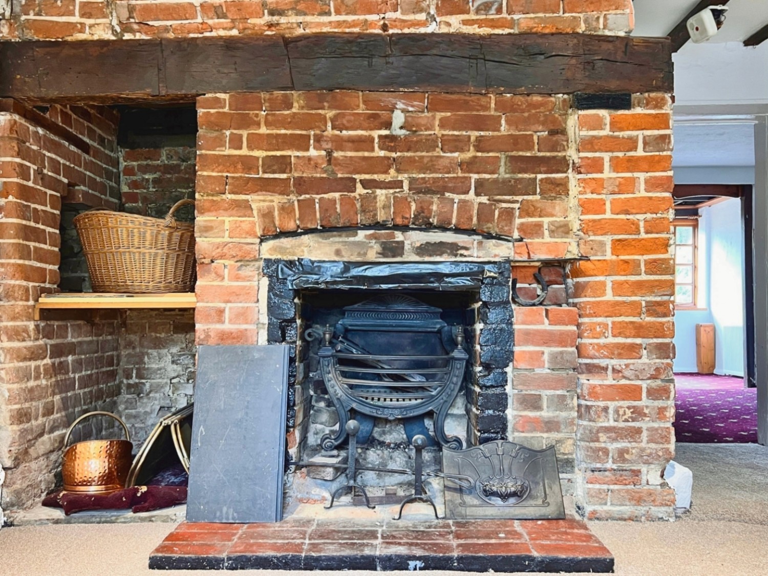 The Street, Hothfield