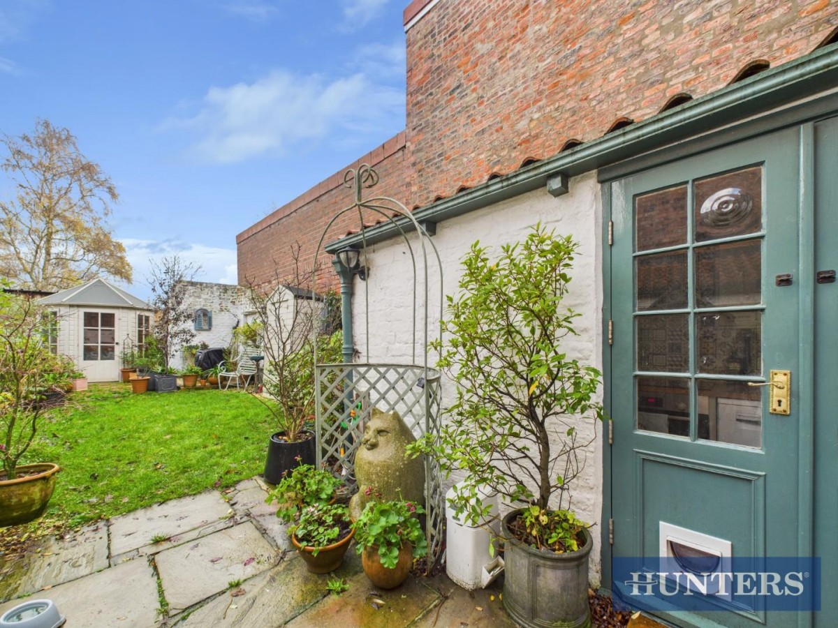 North Bar Without, Beverley