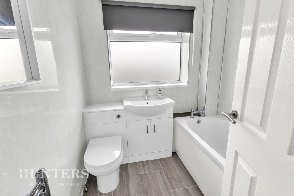 Rose Avenue, Smithy Bridge, OL15 8QJ