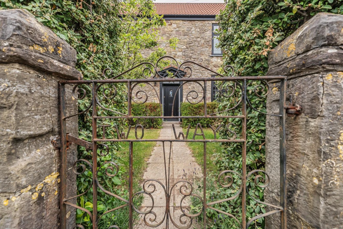 Tockington Green, Tockington, Bristol, BS32 4LG