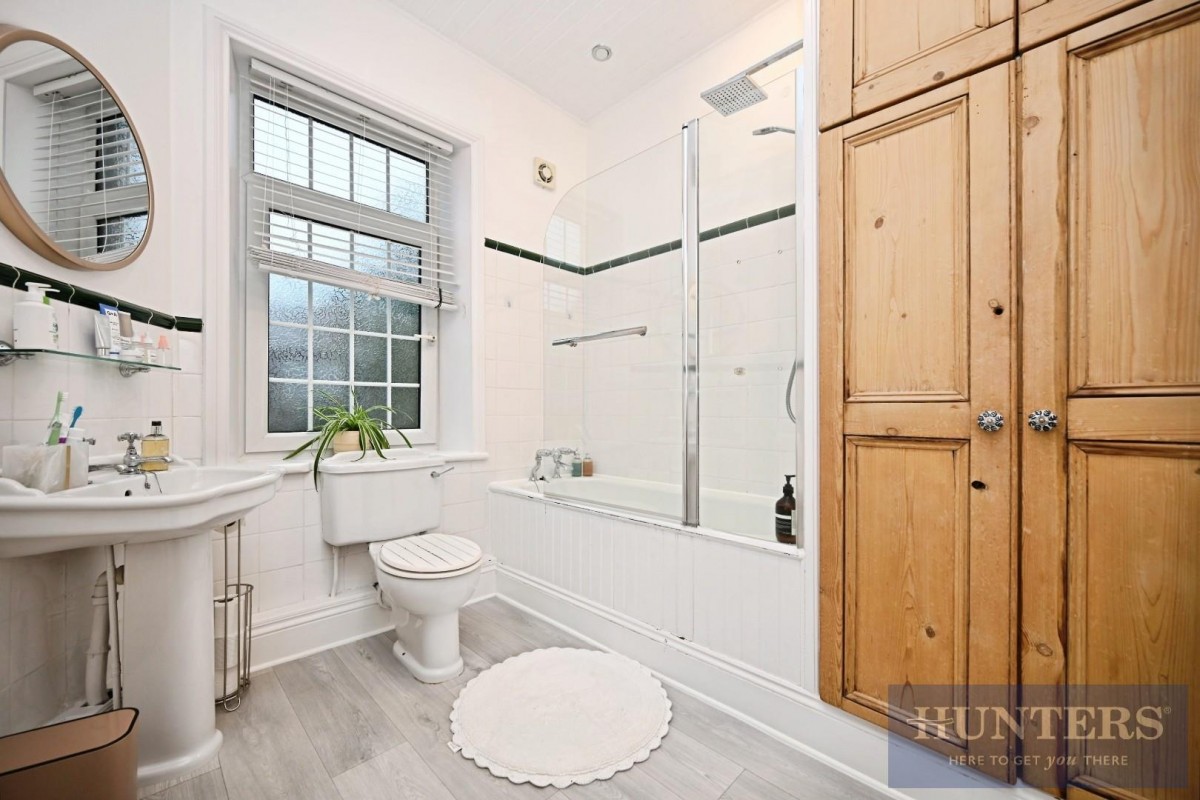 Upper Lombard Street, Rawdon, Leeds