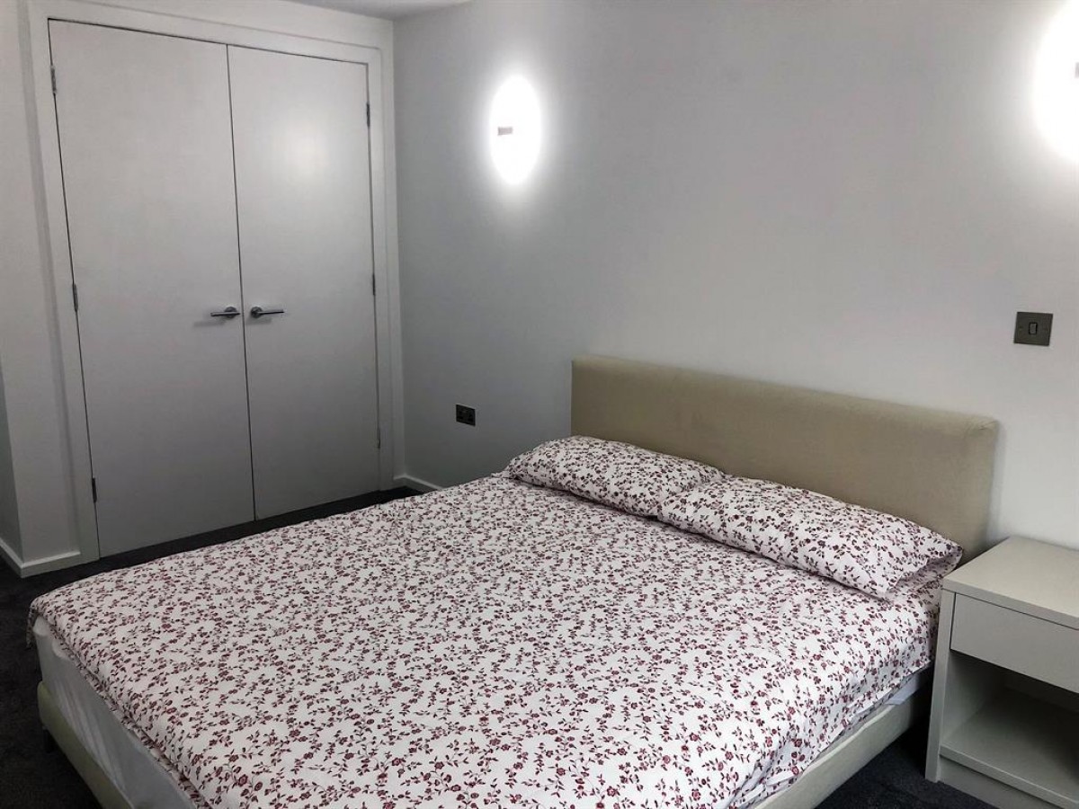 Whitehall Waterfront, 2 Riverside Way, Leeds