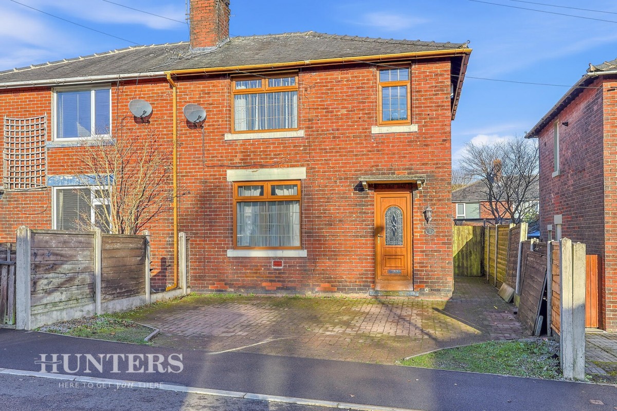 Whalley Avenue, Littleborough OL15 9HS