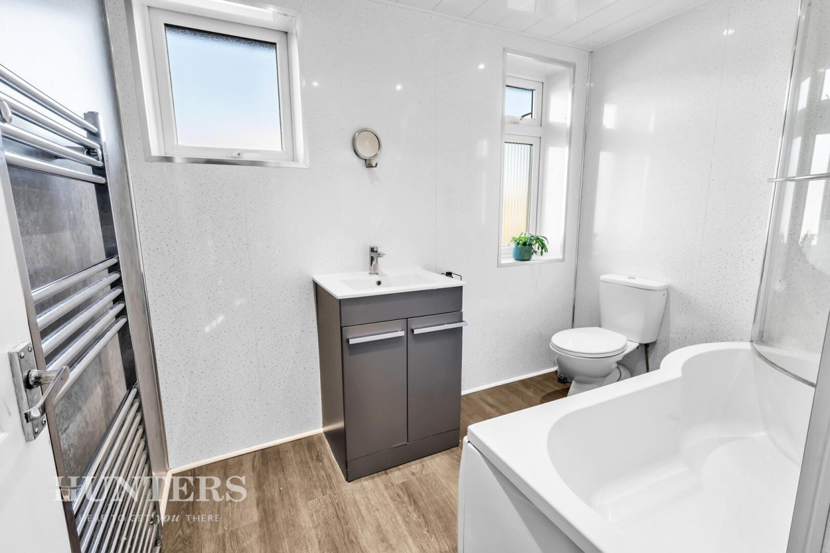 Whalley Avenue, Littleborough OL15 9HS