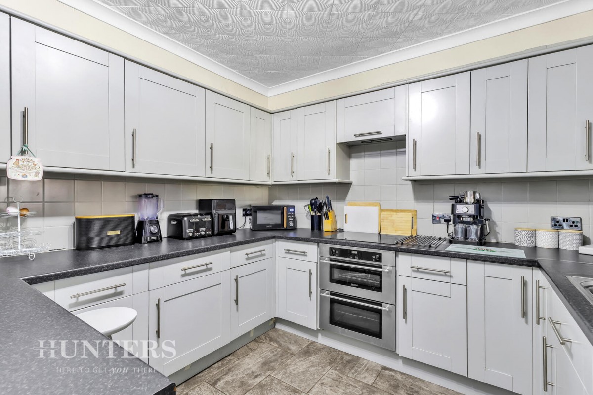 Whalley Avenue, Littleborough OL15 9HS