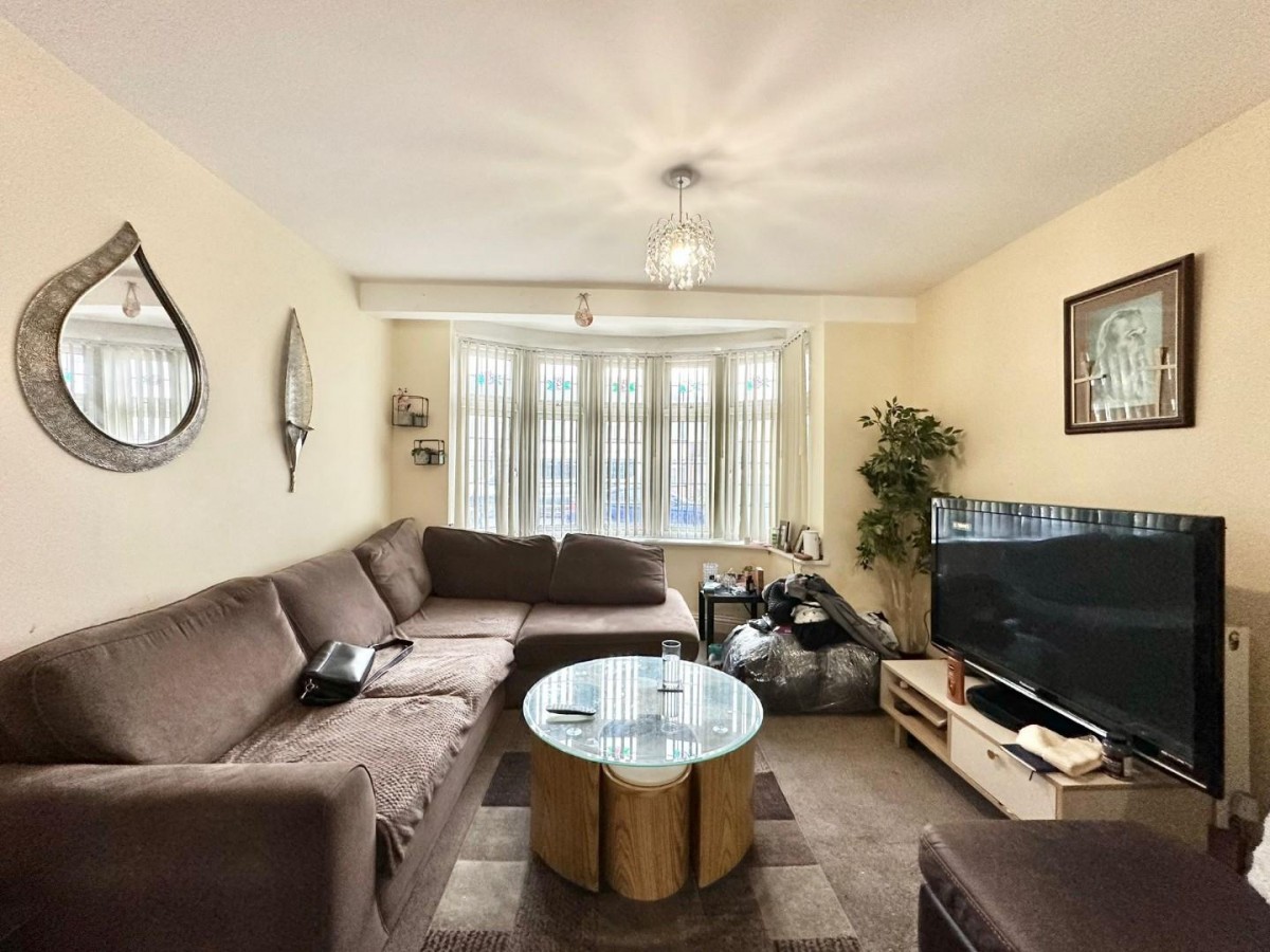 Glamis Crescent, Hayes, Middlesex, UB3 1QB