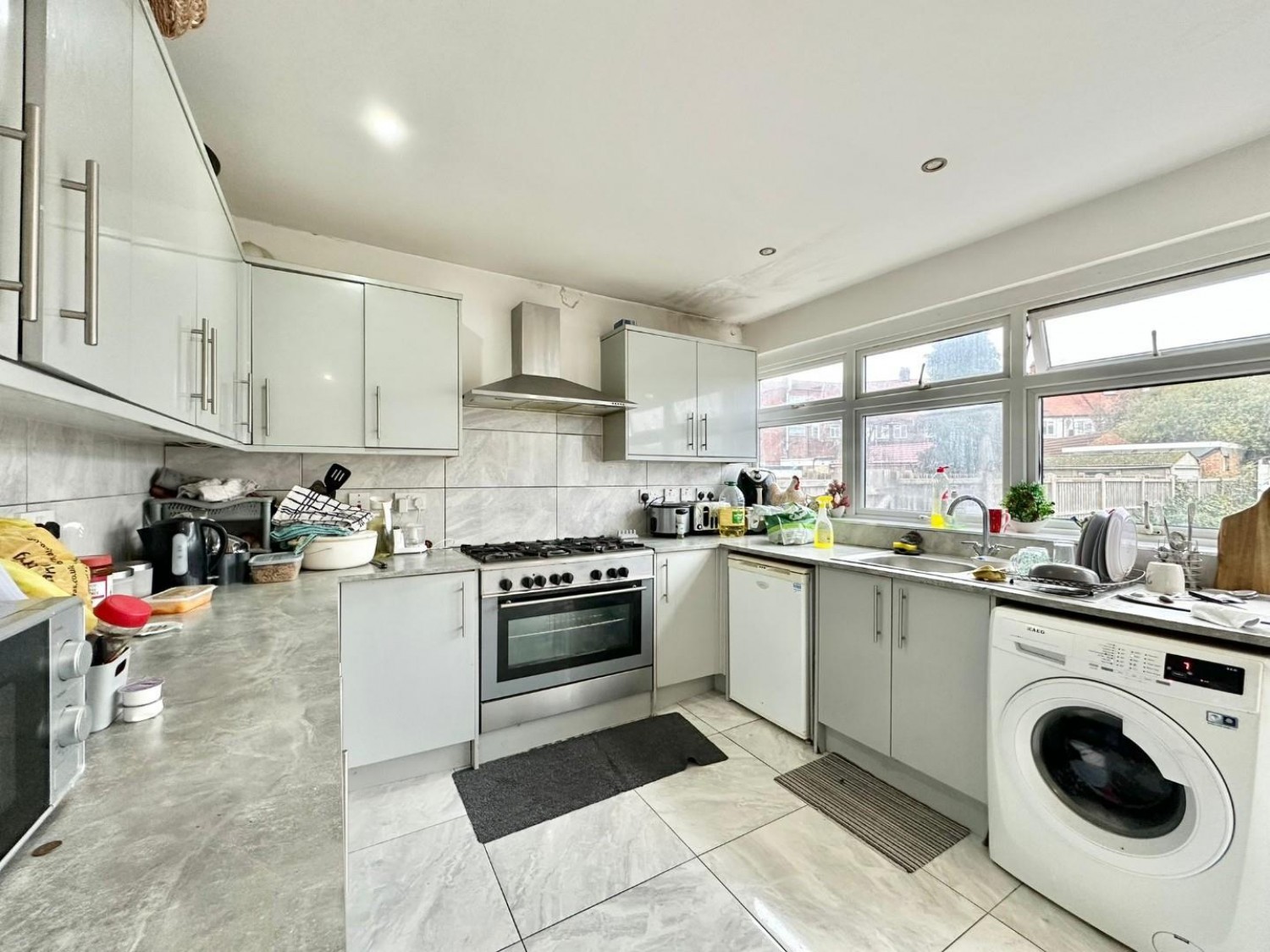 Glamis Crescent, Hayes, Middlesex, UB3 1QB