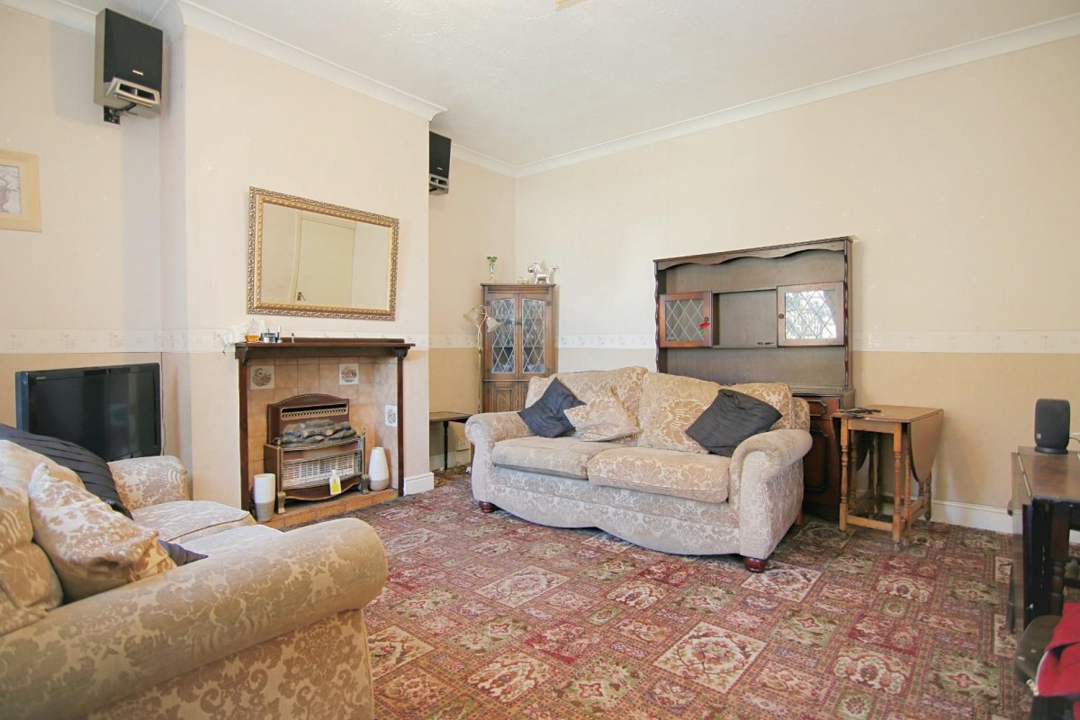 Gladstone Terrace, Pudsey, LS28 6NE